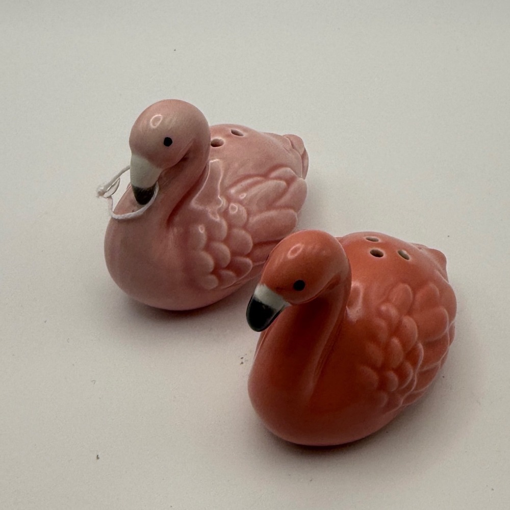Ceramic Flamingo Salt and Pepper Shaker Set Pink Coral Kitchen Decor NEW